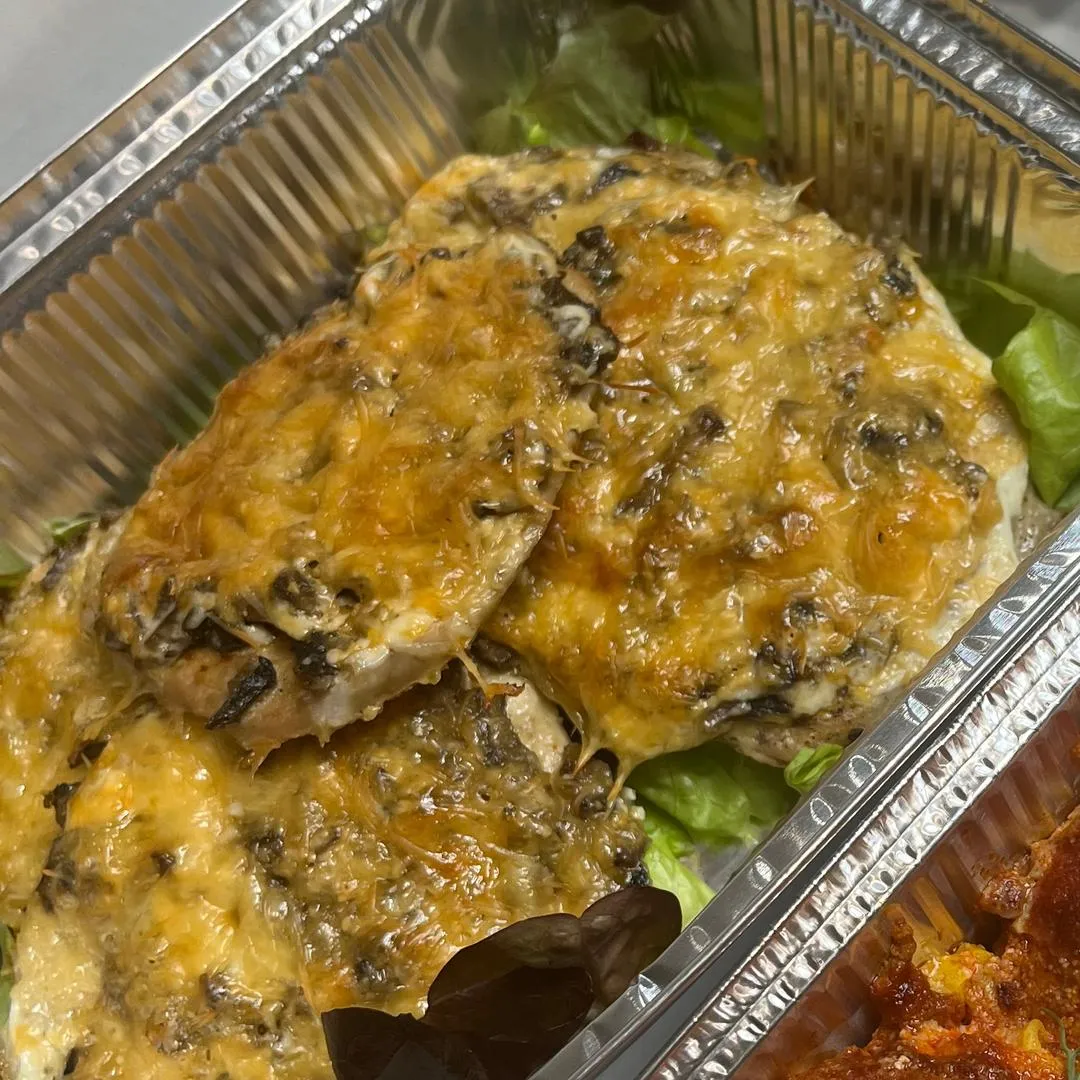 Свиные отбивные с грибами, 140 гр.