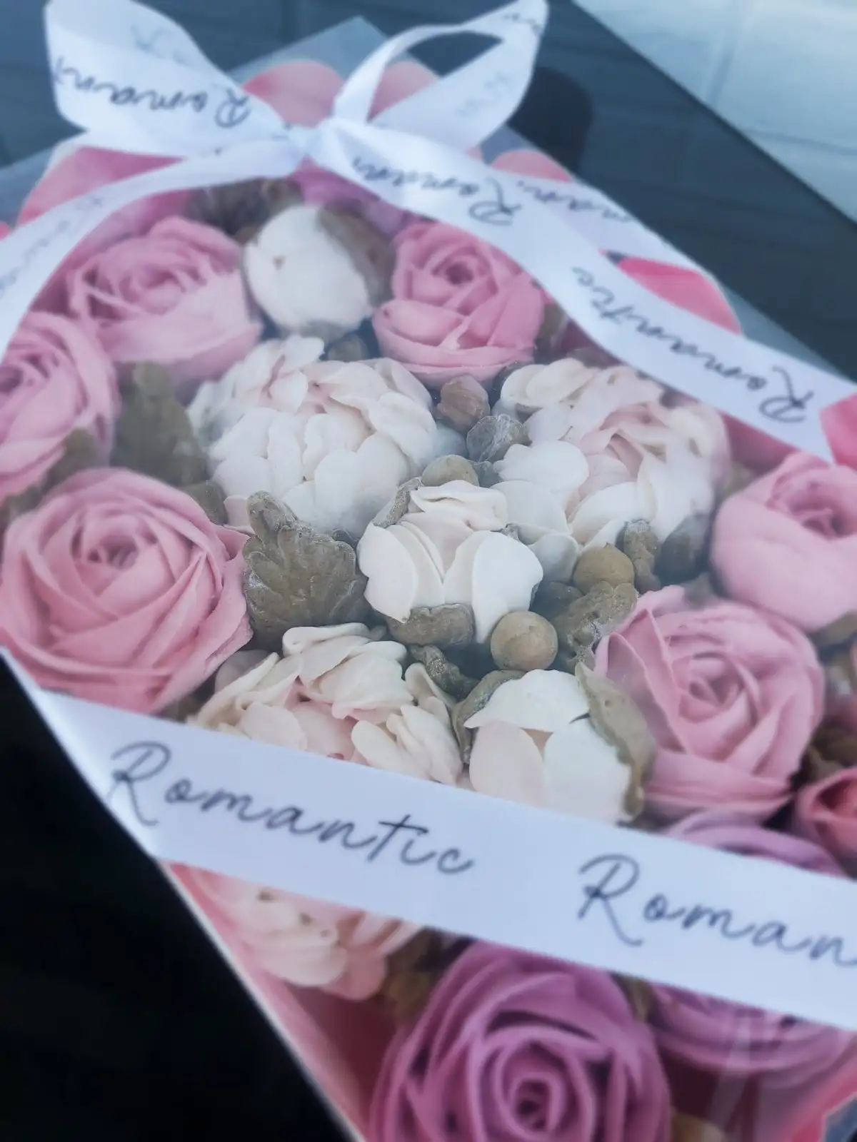 Подарочная коробка с цветами из зефира фото 2