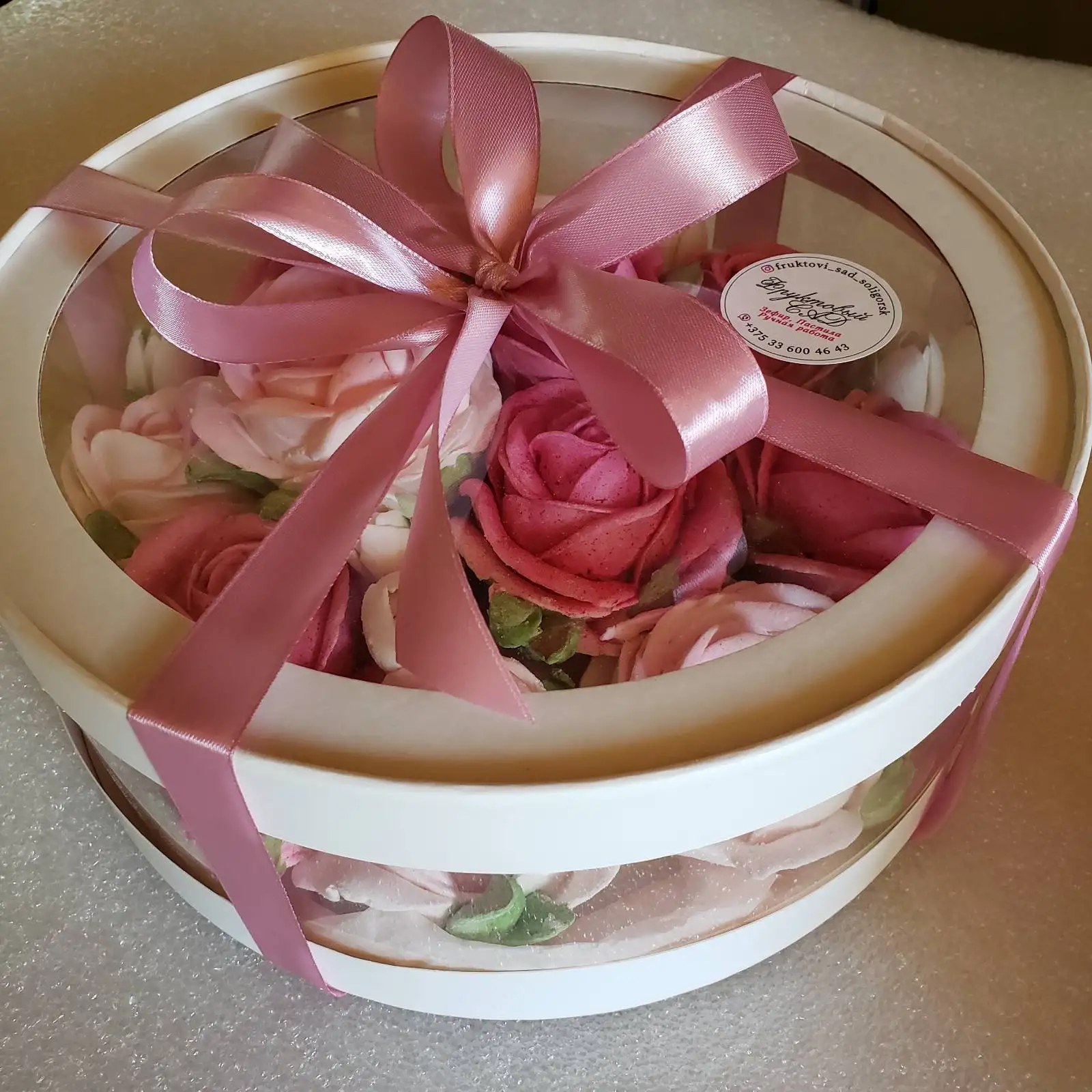 Коробка «аквариум» с цветами из зефира, 20 см фото 10