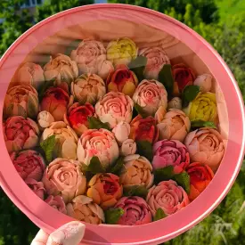 Зефир премиум-класса в круглой коробке с окошком, 30 см